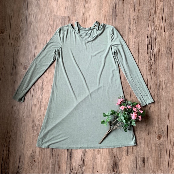 Art Class | Cold Shoulder Dress - Picture 1 of 8